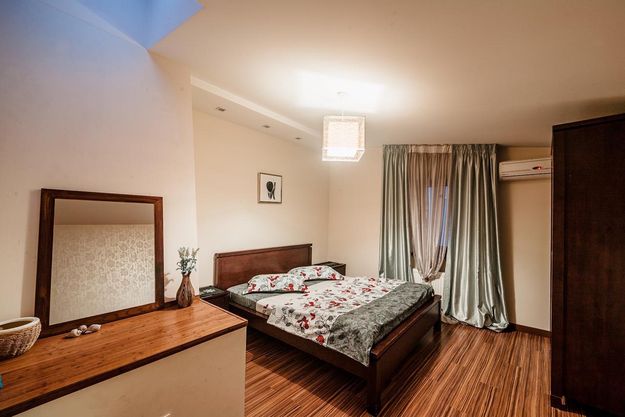 Appartamento Deribasovskaya Tsentr Odessa Esterno foto